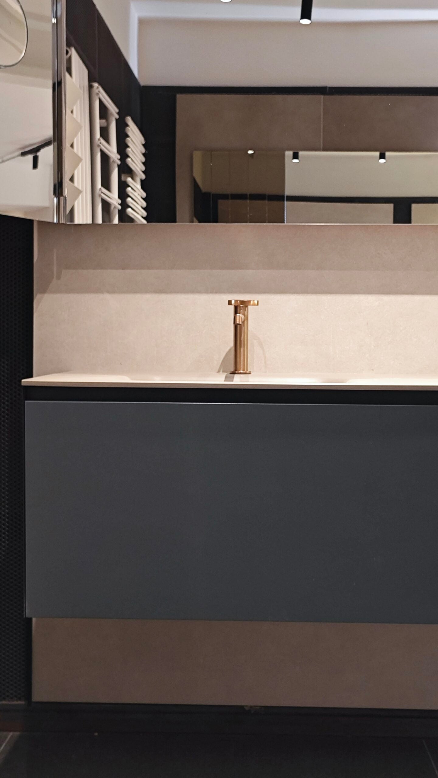 STRATO LEAD FURNITURE