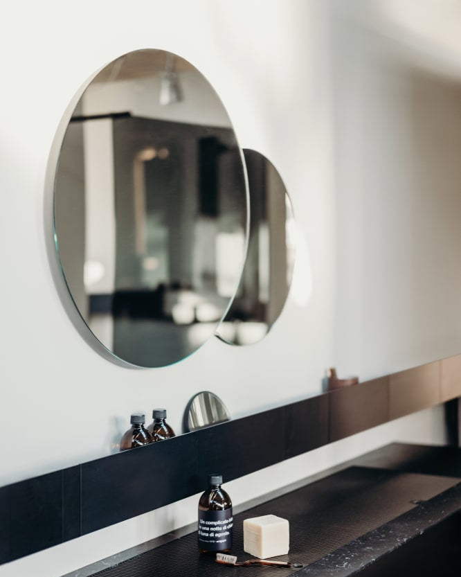 Suspended countertop Ell