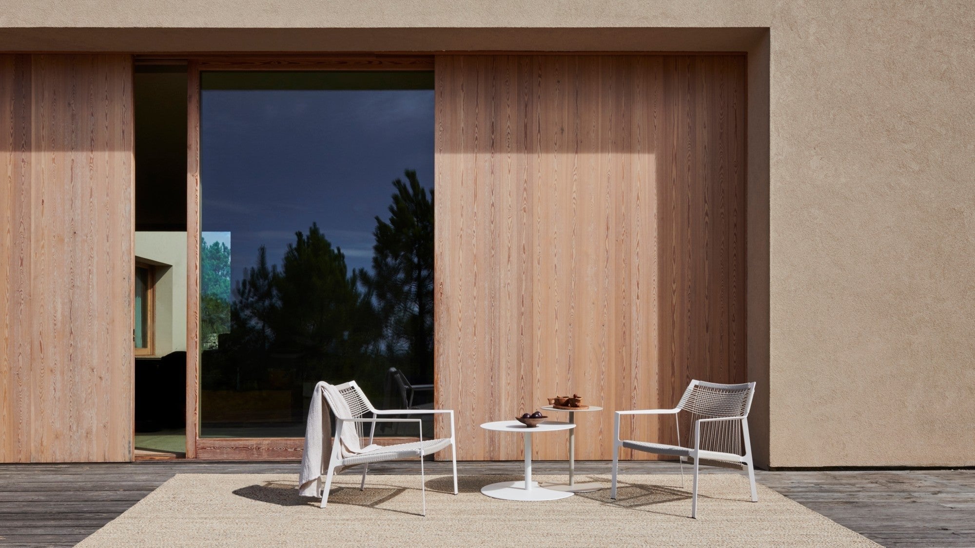 Nodi outdoor armchair