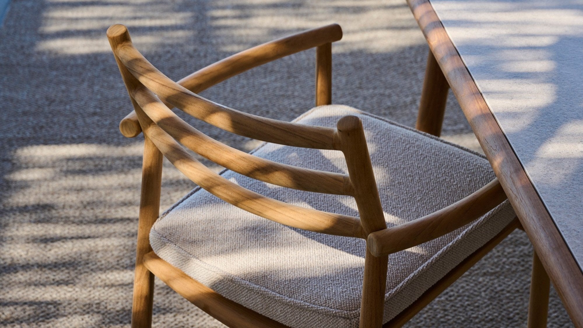 Silla con brazos de exterior Ukiyo