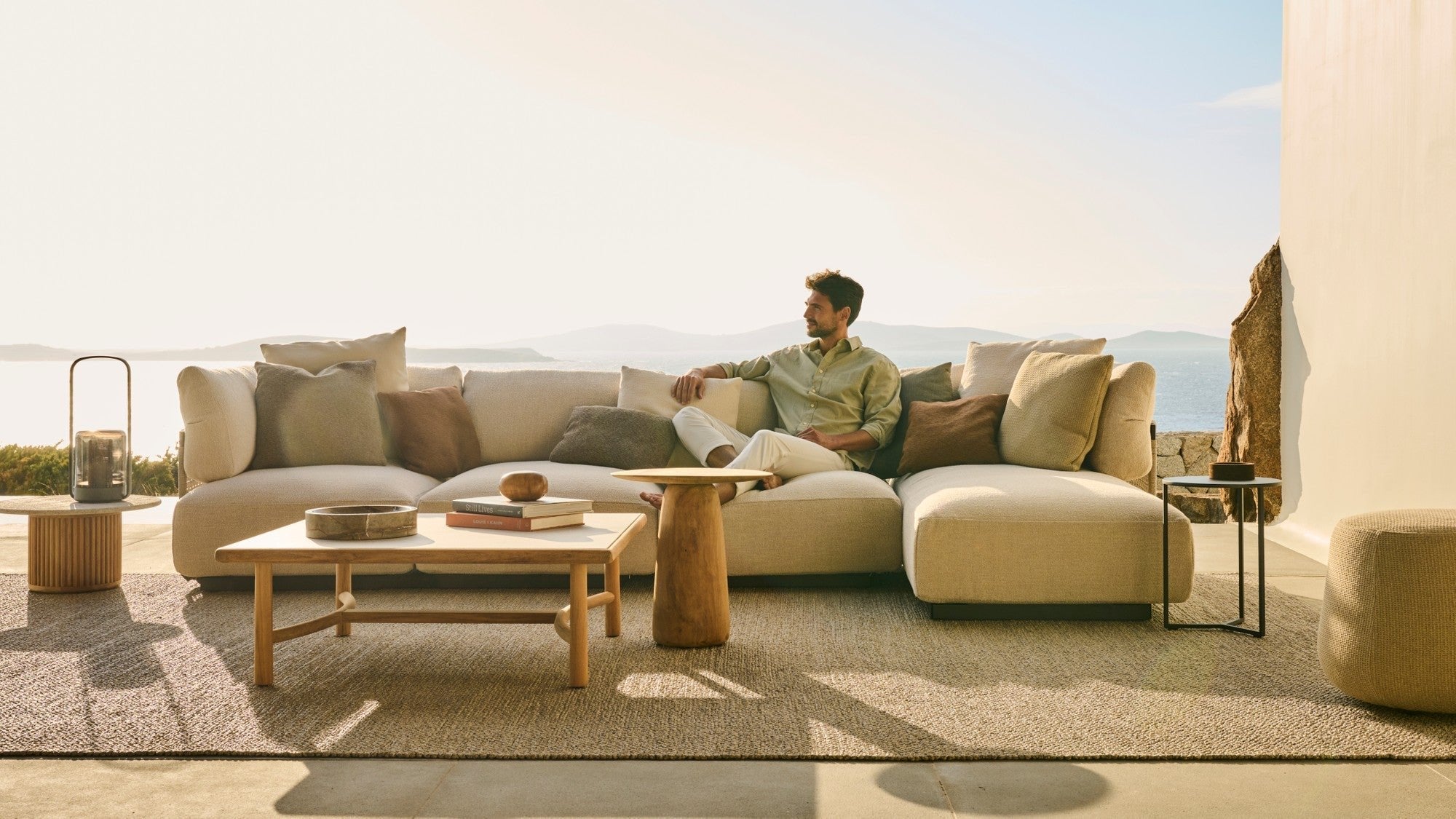 Mesa auxiliar de exterior Ukiyo