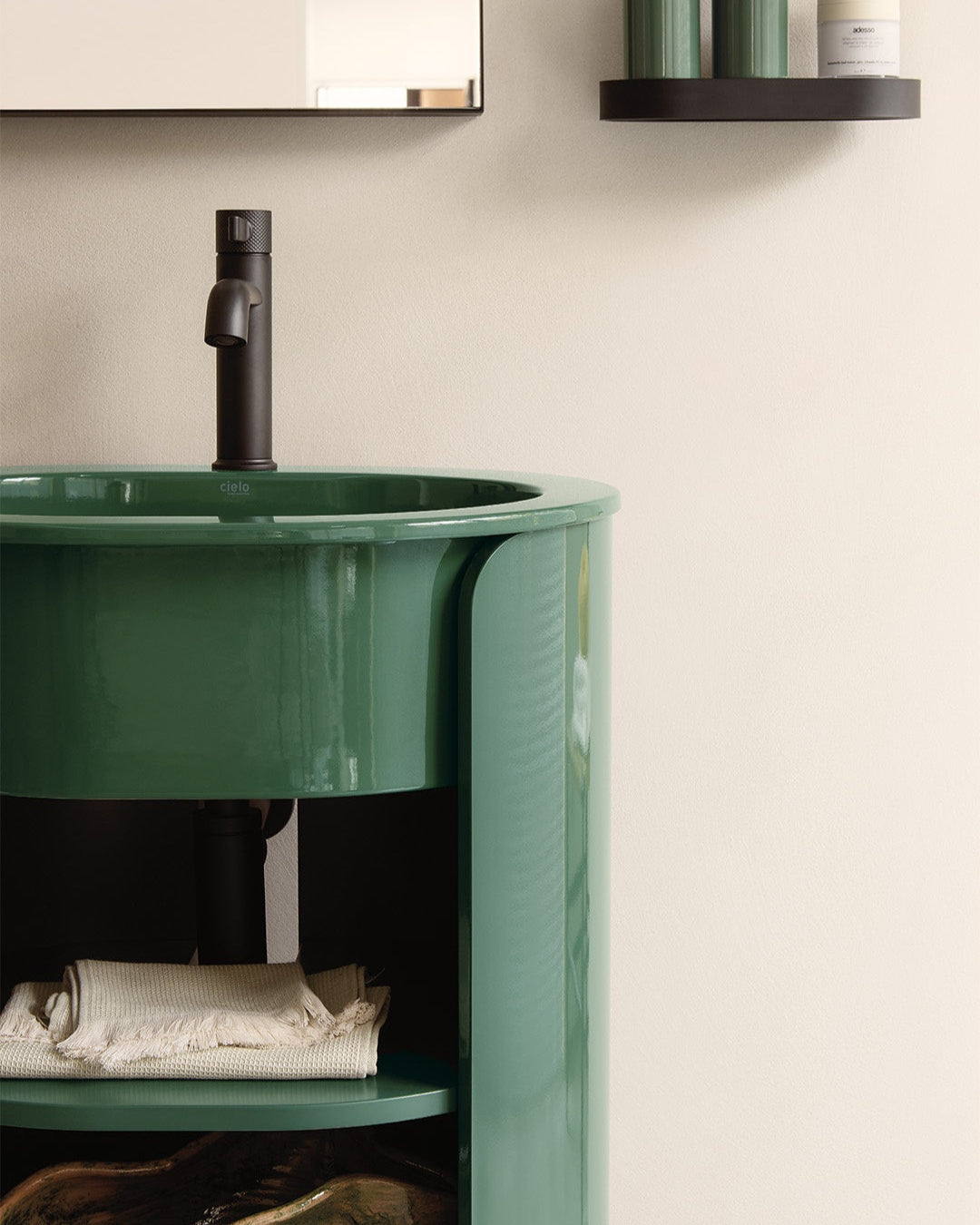 Tiberio washbasin cabinet with frame