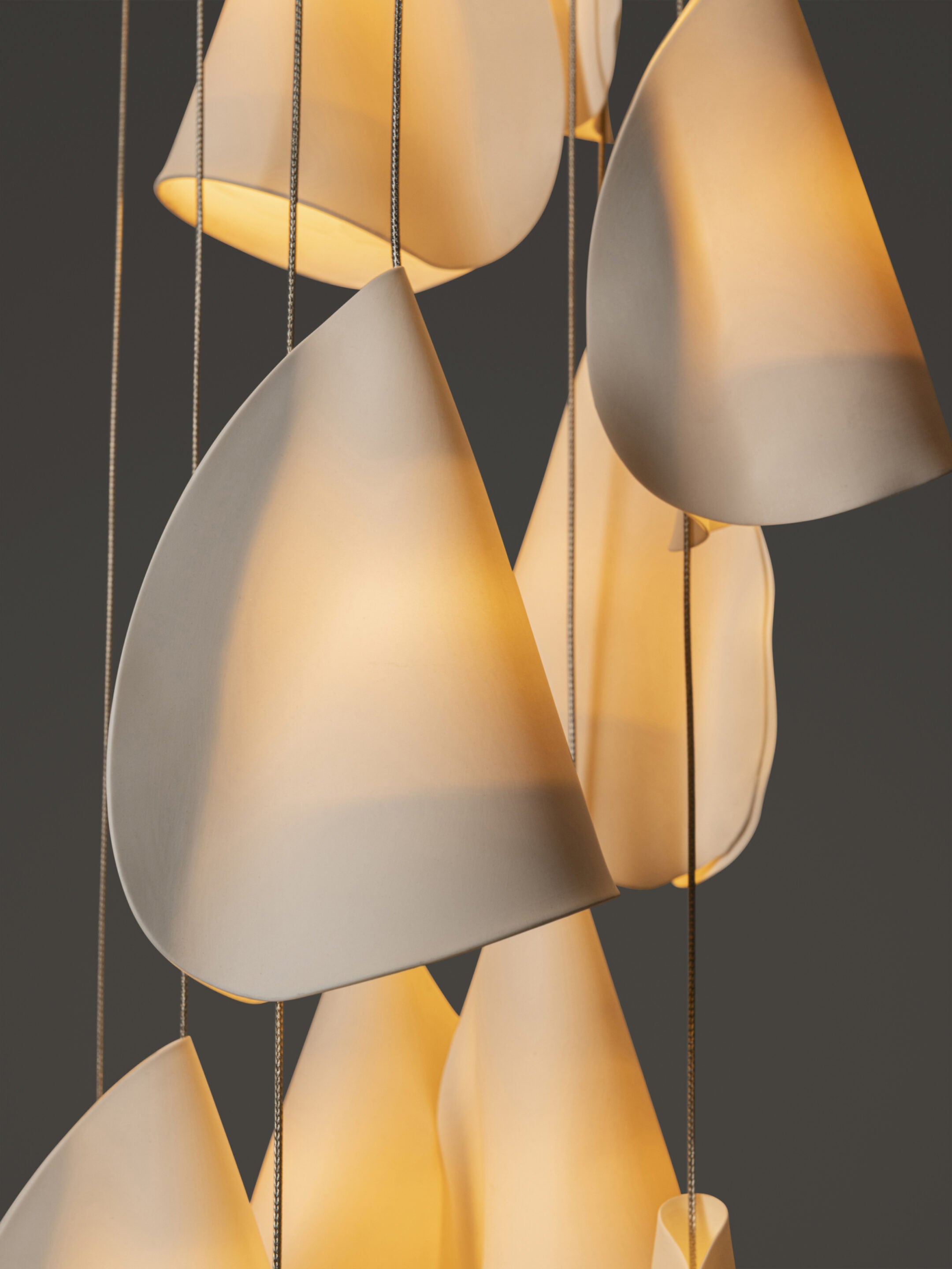 21.13 Cluster Column Ceiling Lamp | White Round