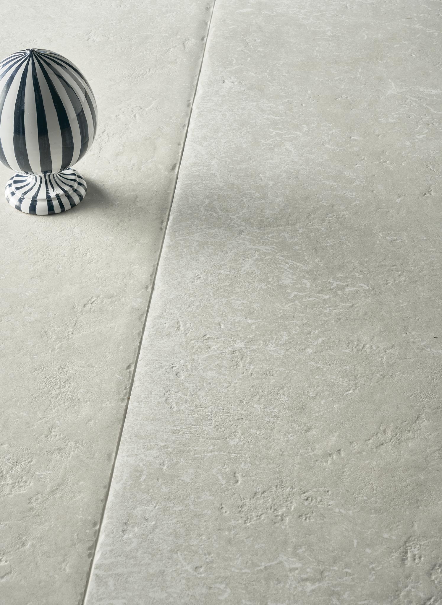 Superclassica SCG porcelain flooring