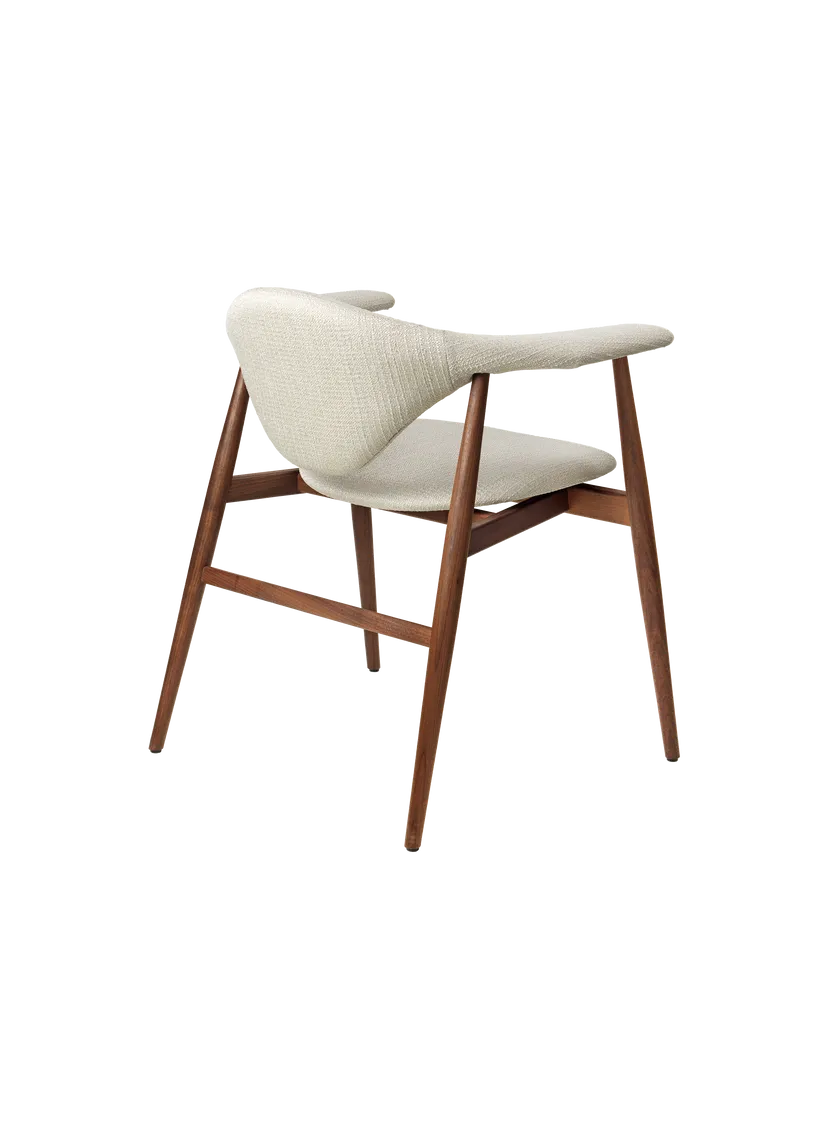 Masculo upholstered dining chair with wooden frame