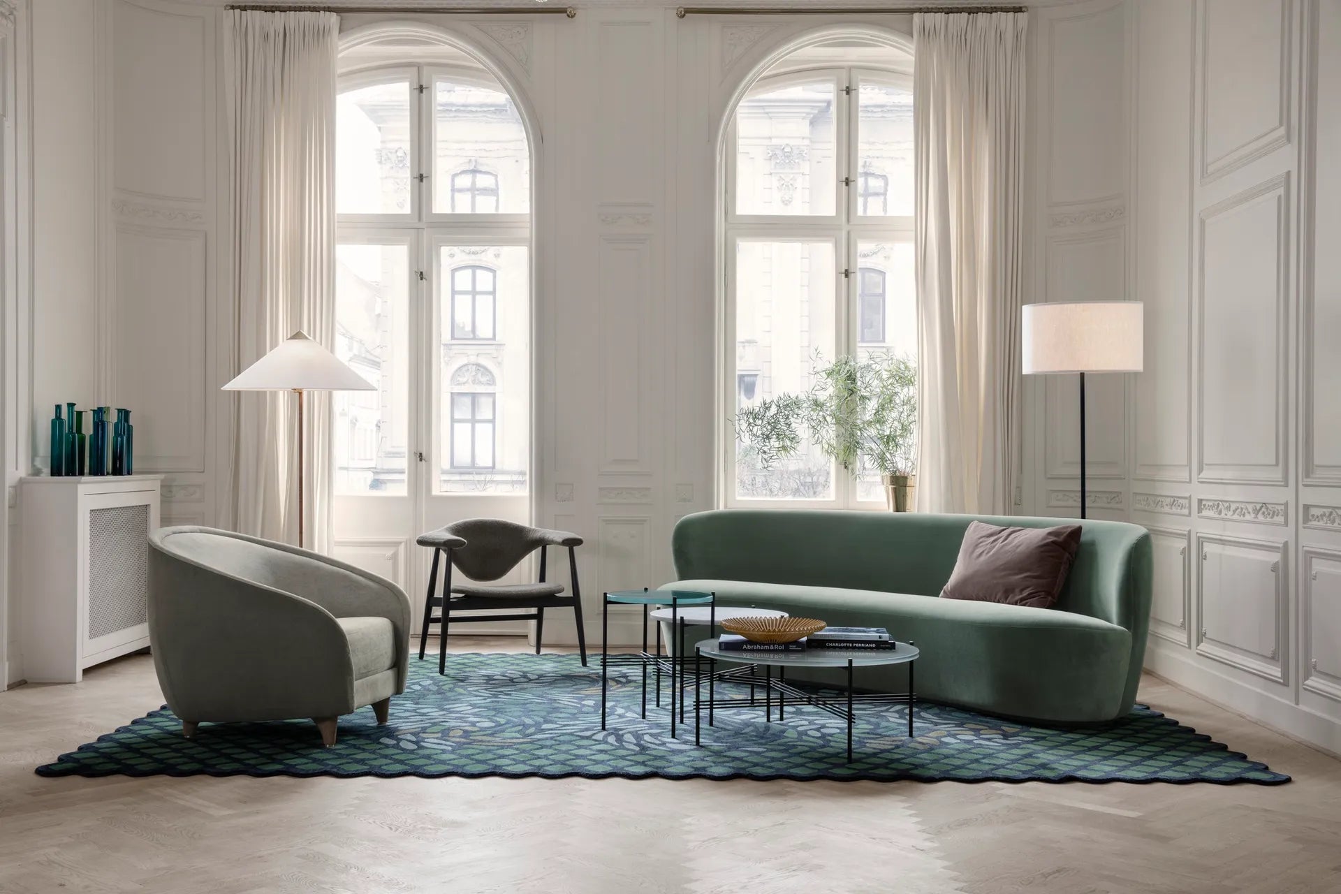 Masculo upholstered armchair