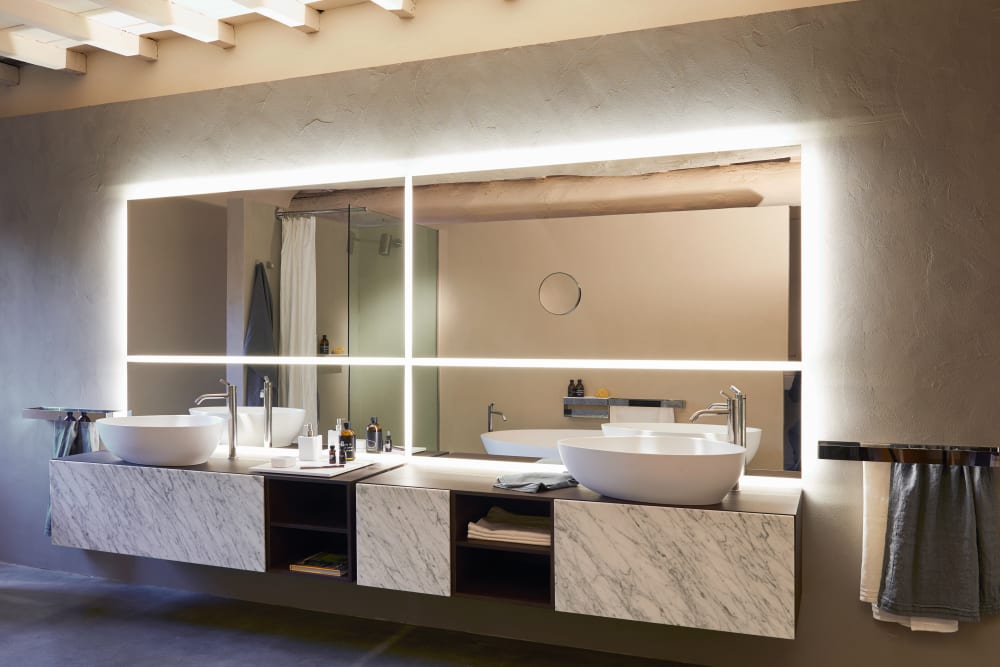 Drop totem washbasin