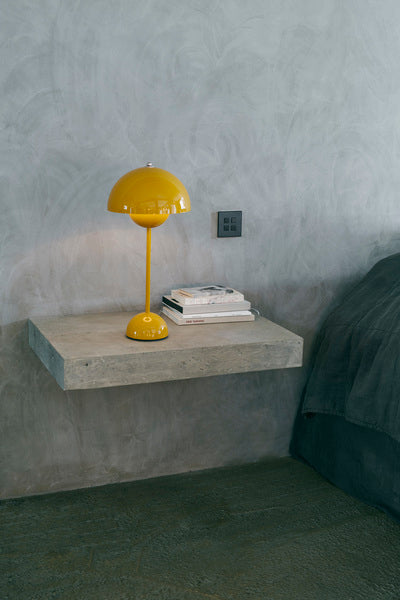 Flowerpot VP3 table lamp