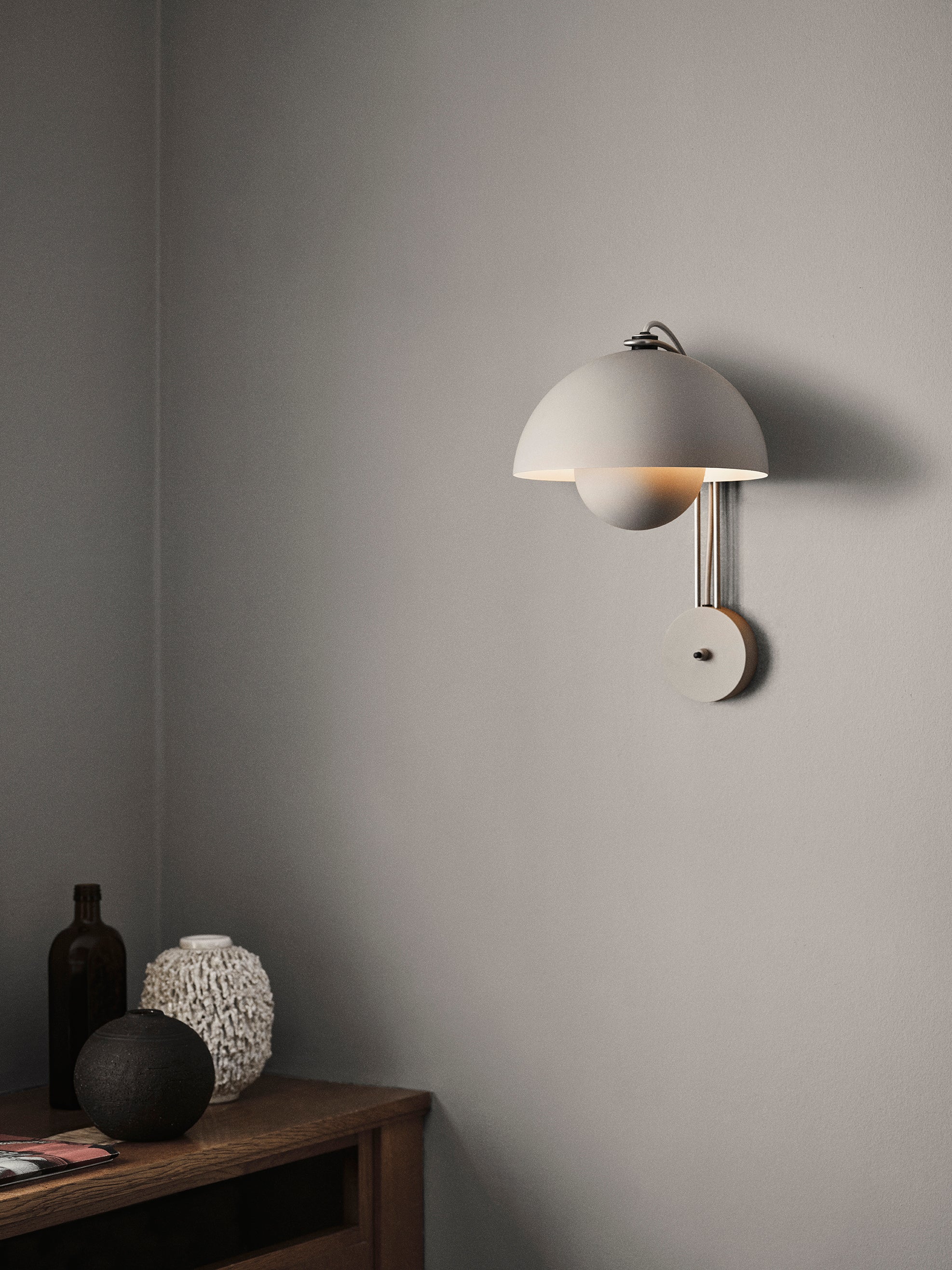 Flowerpot VP8 wall light