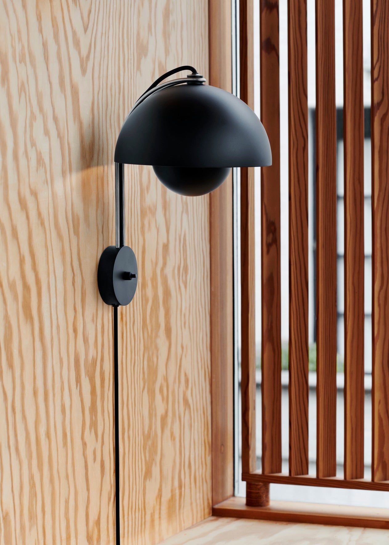 Flowerpot VP8 wall light
