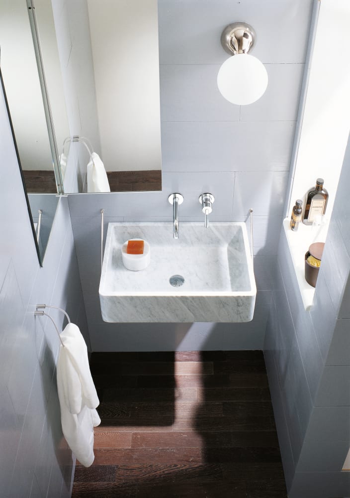 Carrara countertop washbasin