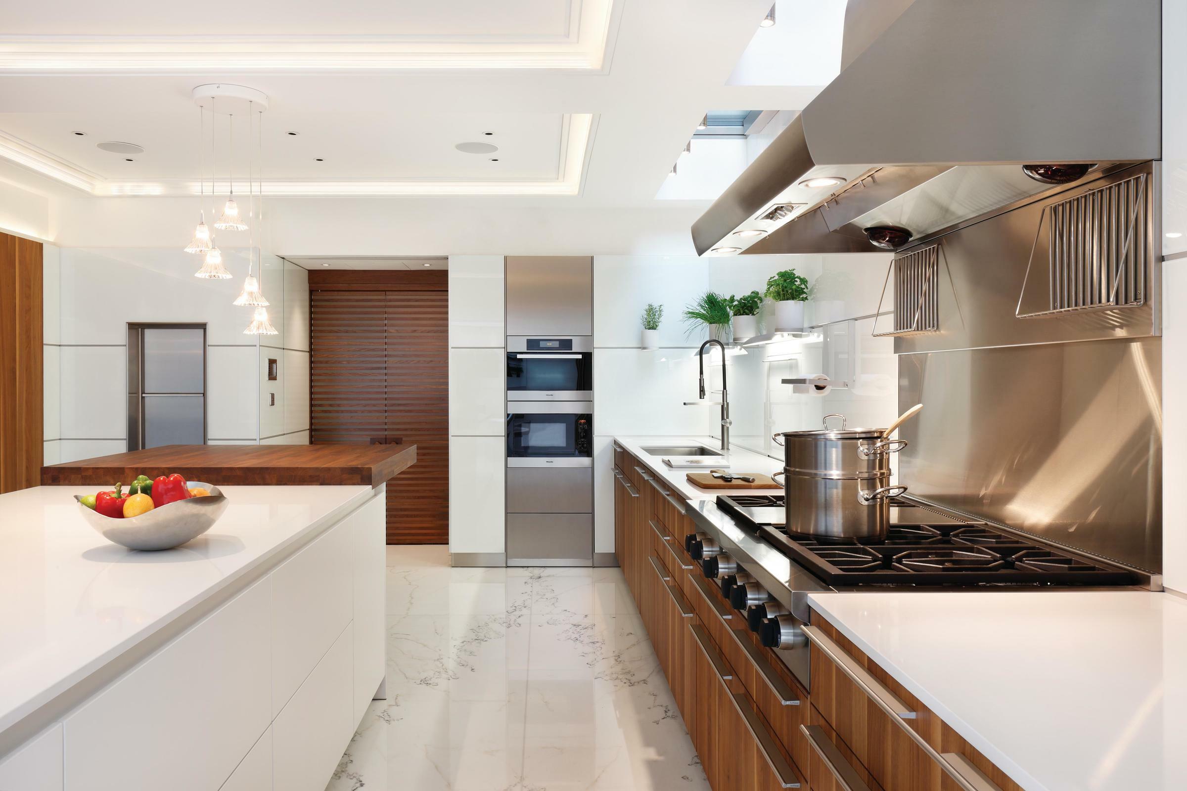 Sealed Semi-Recessed Hob with 6 Burners and Griddle/Teppanyaki