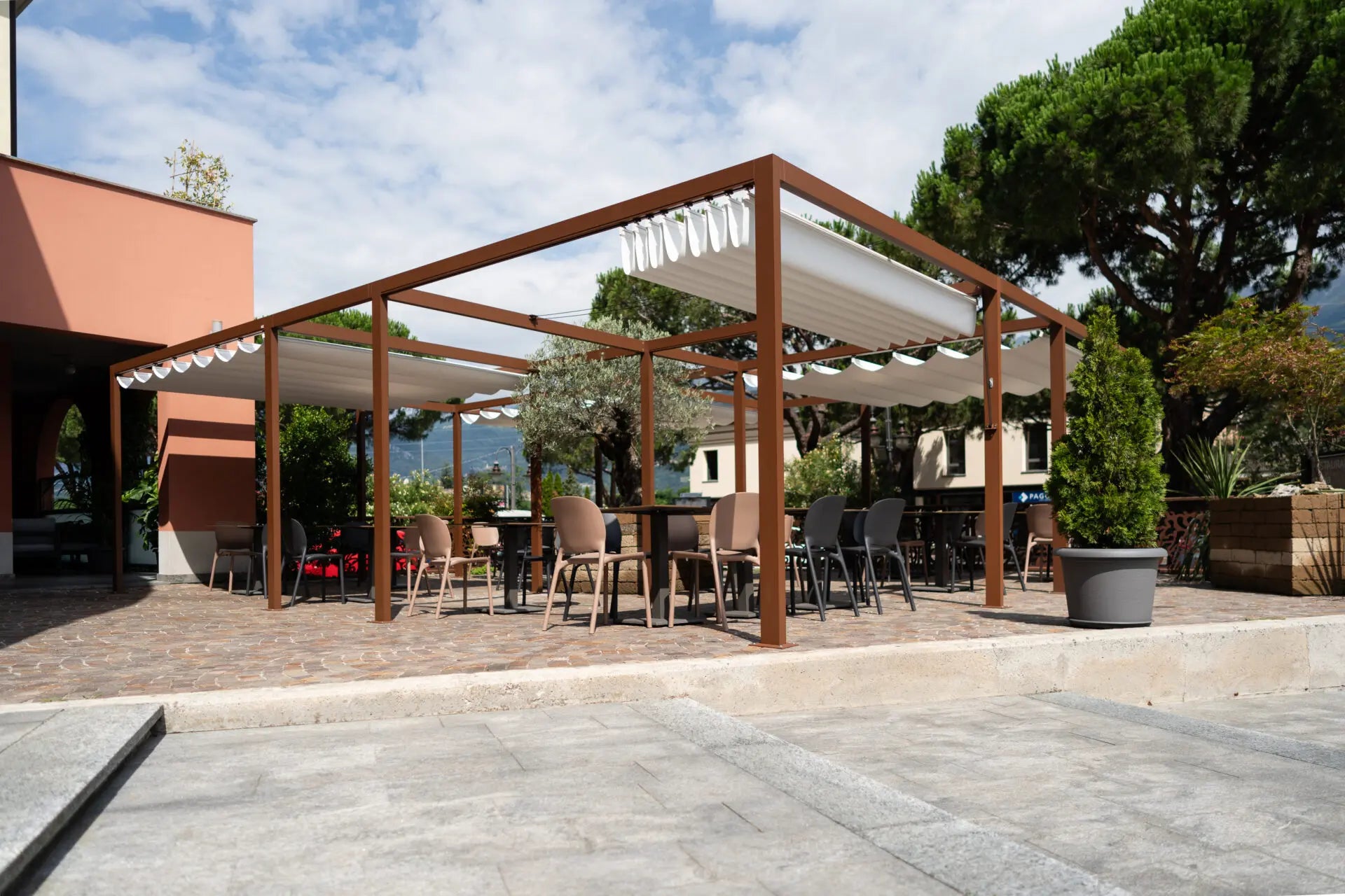 Pérgola Retráctil Saki