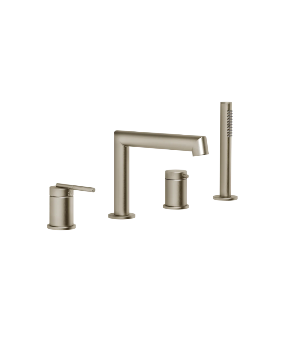 Single-lever bathtub faucet with diverter | Ingranaggio Collection