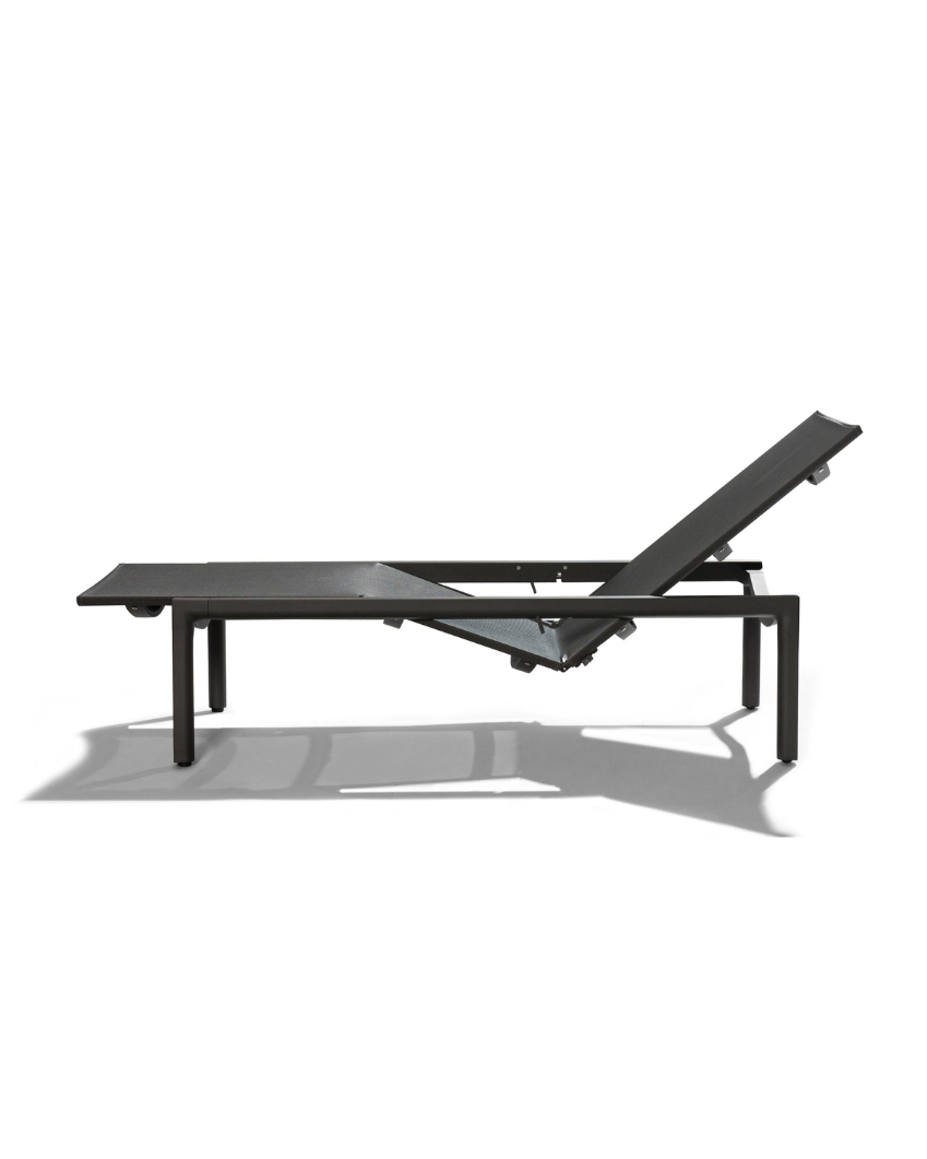 Illum outdoor lounger