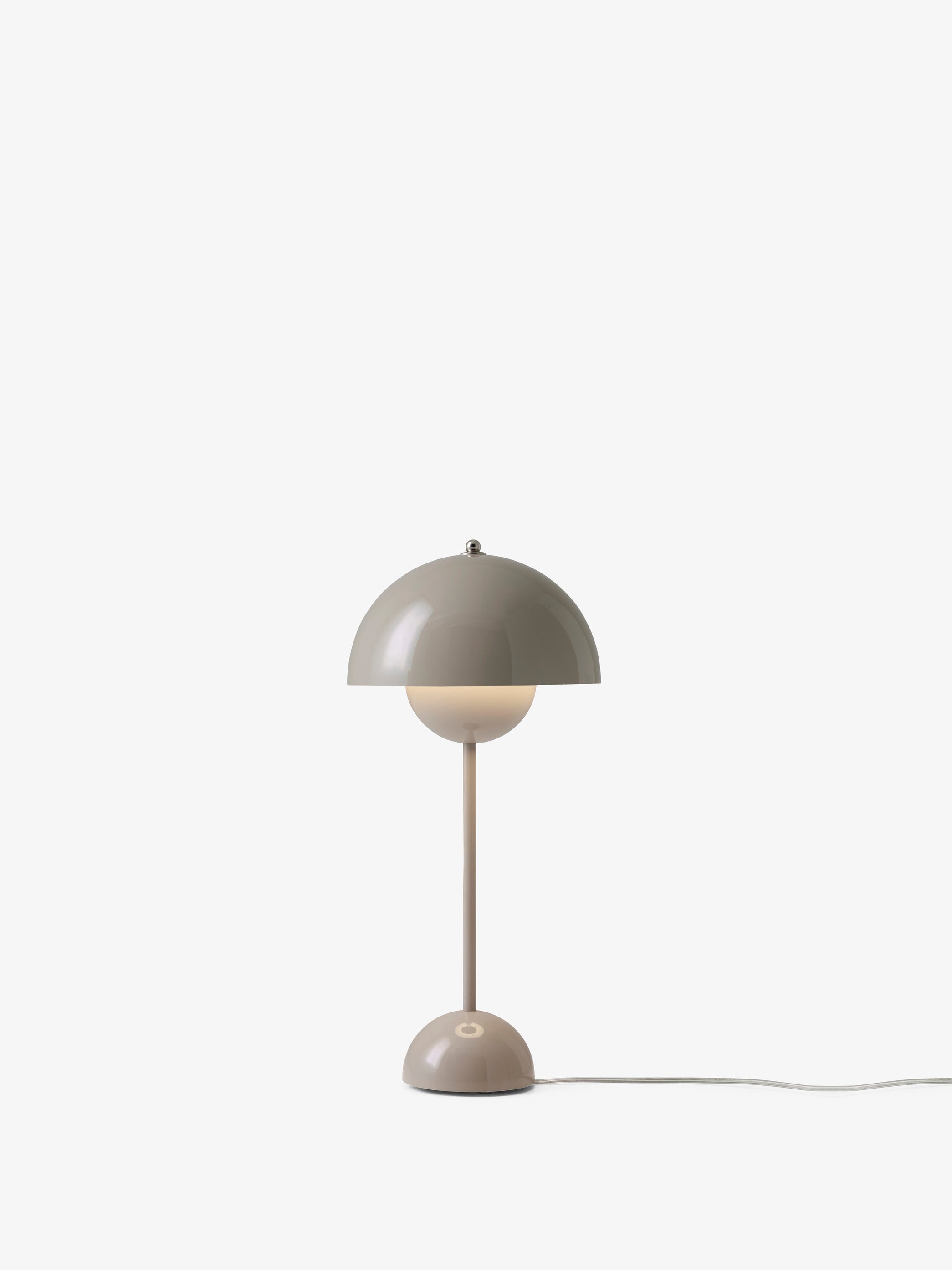 Flowerpot VP3 table lamp