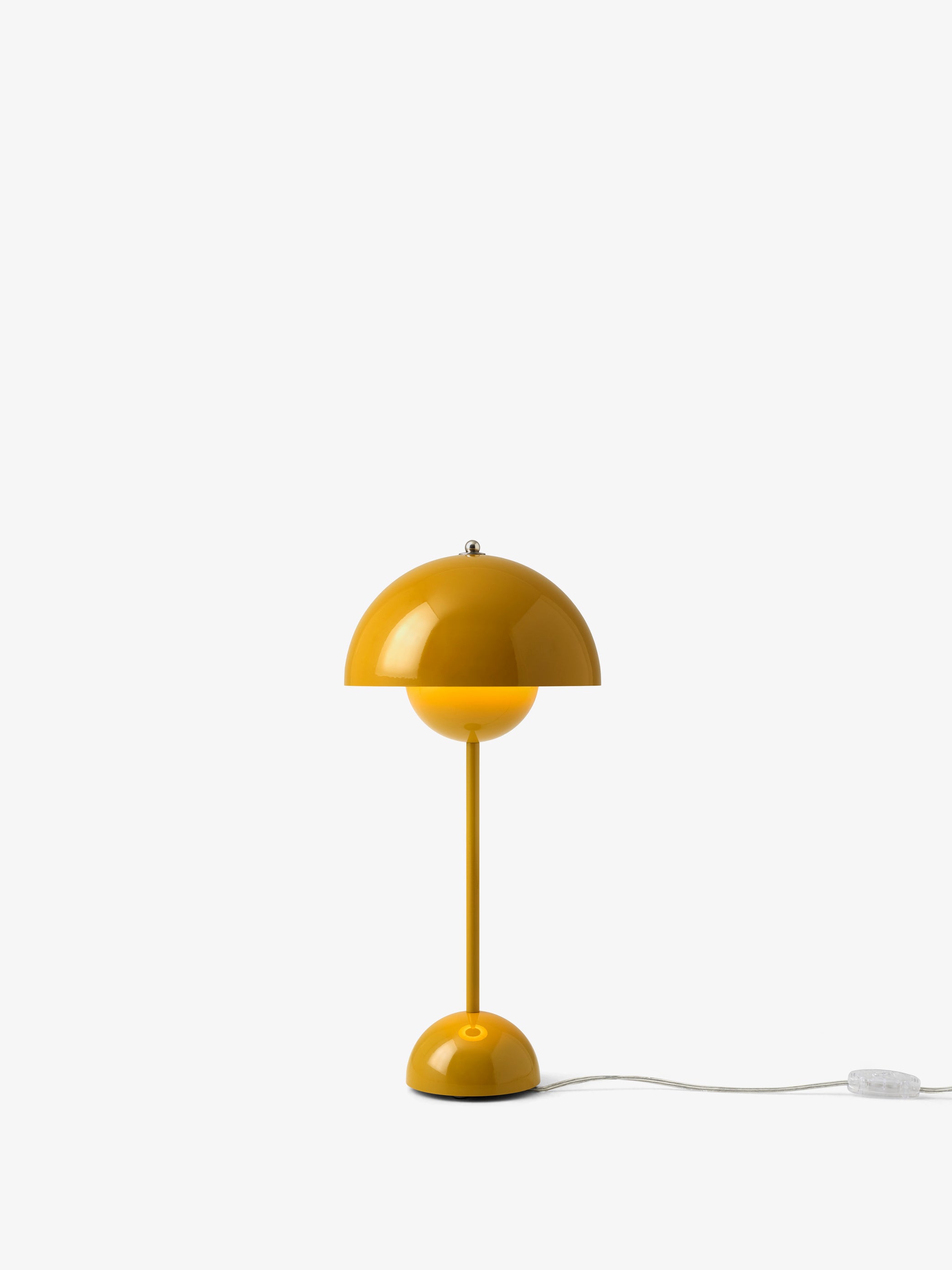 Flowerpot VP3 table lamp