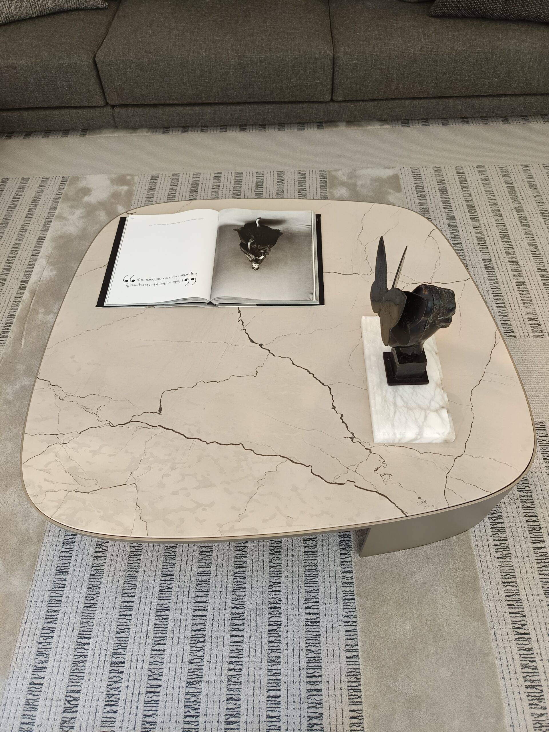 MESA CENTRO 'KOISHI' POLIFORM