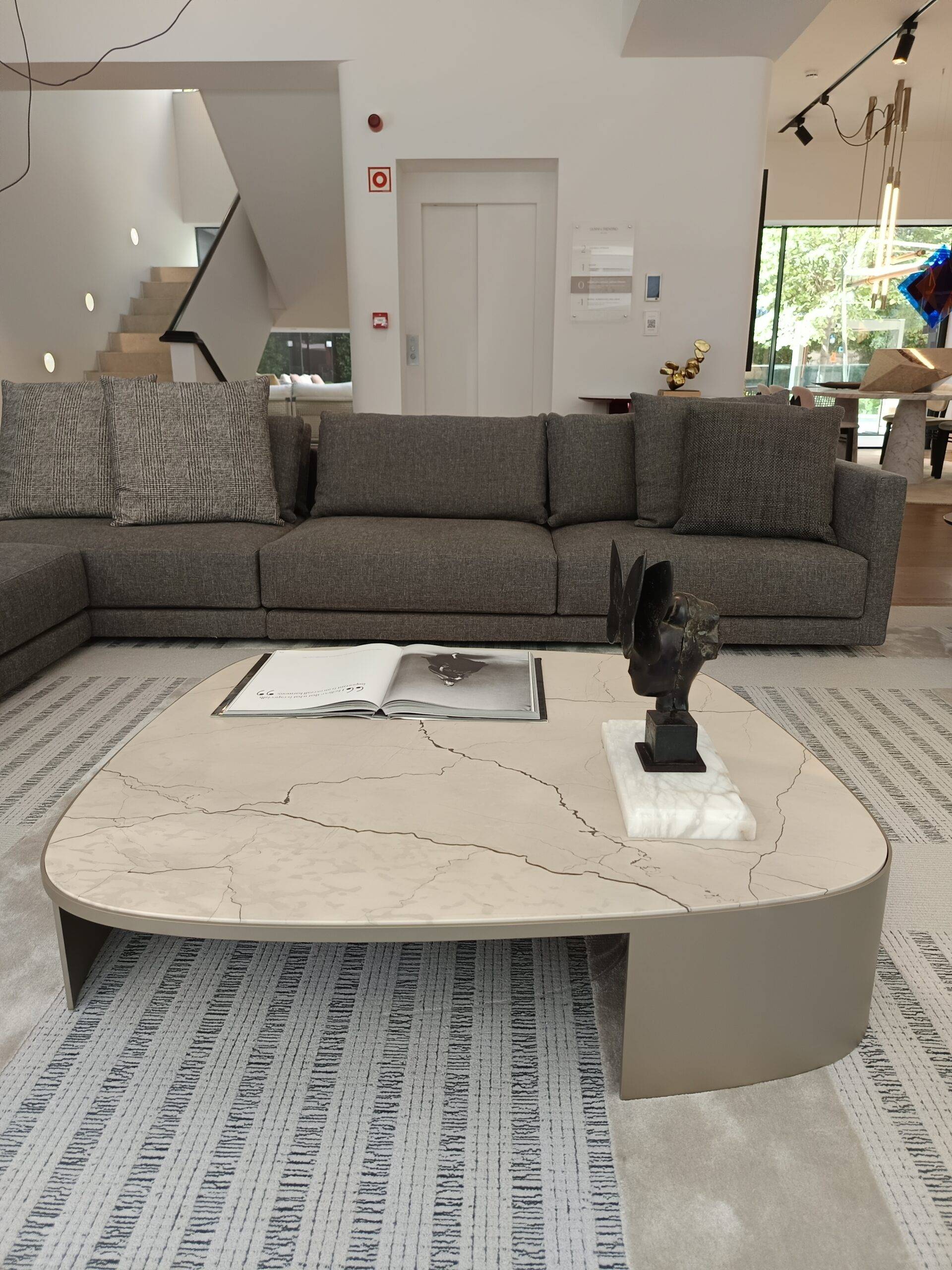 MESA CENTRO 'KOISHI' POLIFORM