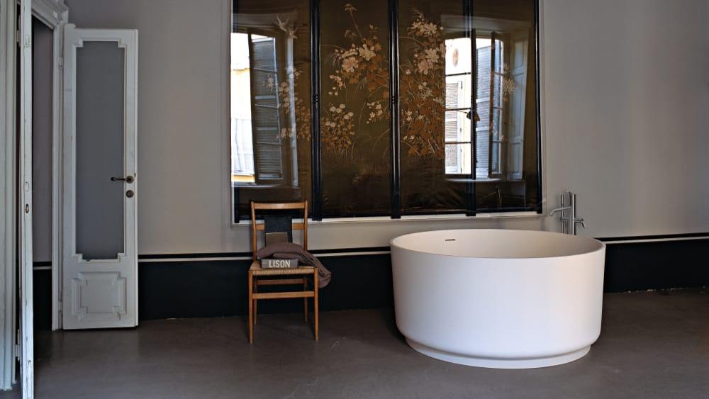 Bañera independiente In-Out Solid Surface