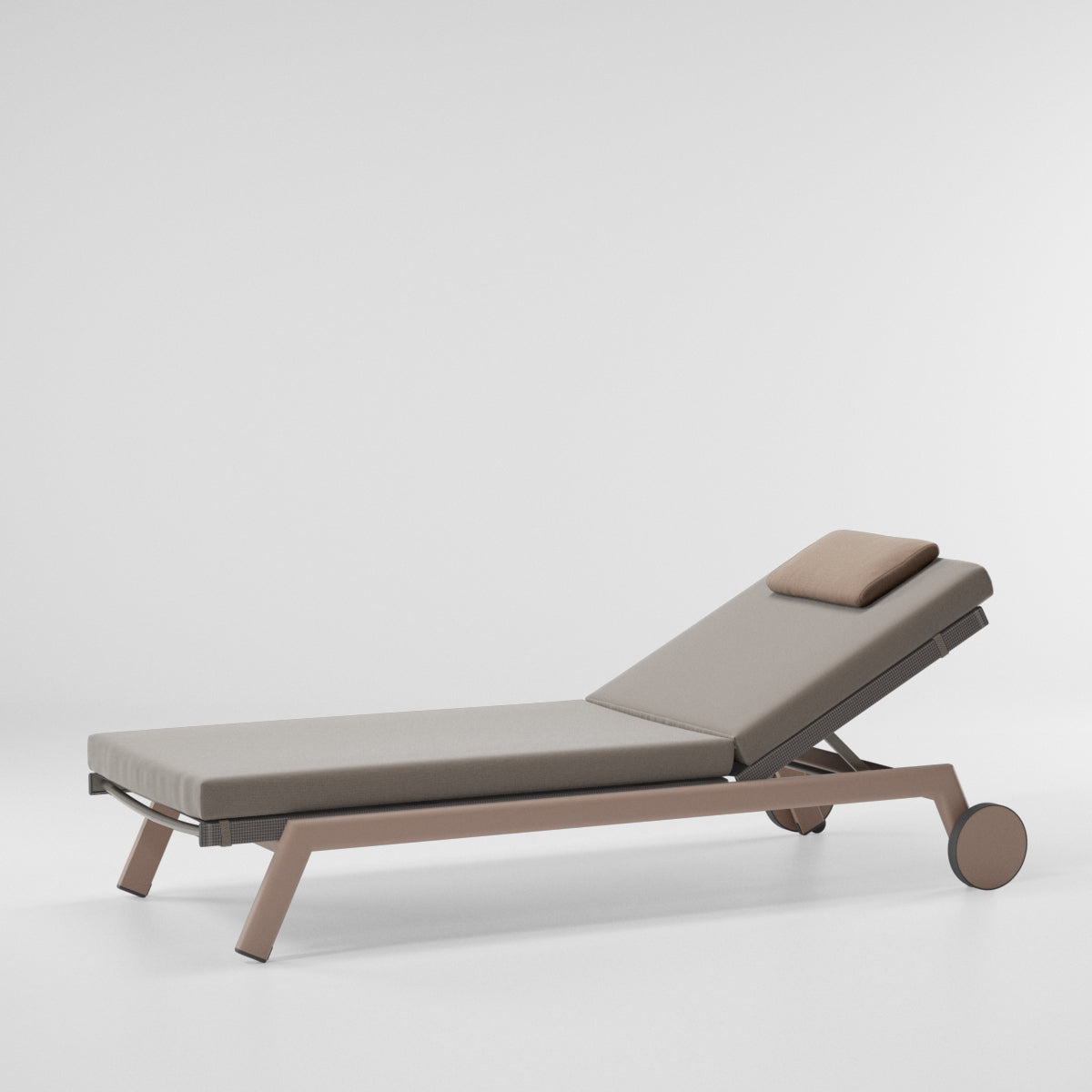 Molo Lounger with Wheels | Frame 07C | Urchin Parallels 547