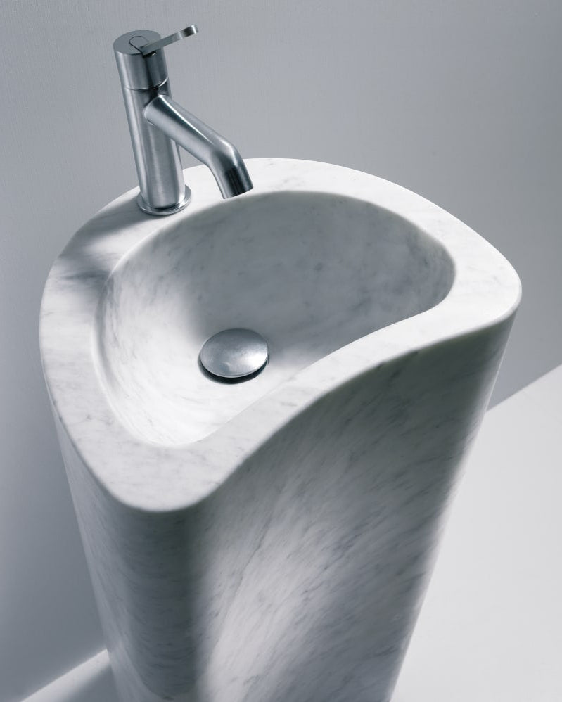 Lito 2 totem washbasin with tap hole