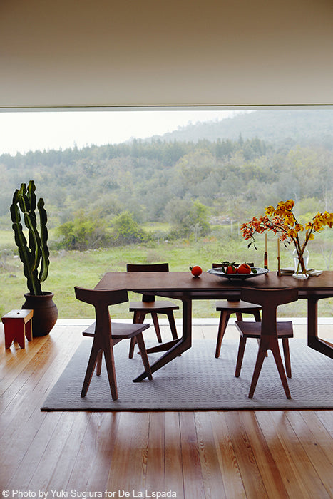In Between SK3 Dining Table