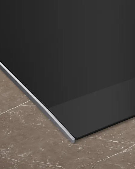 60 cm induction hob in black, with profiles