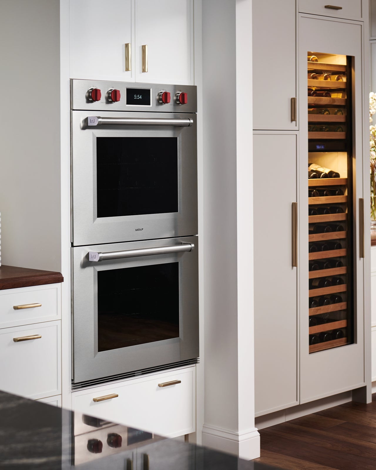 Horno Doble Empotrable Profesional Serie M con mandos en rojo