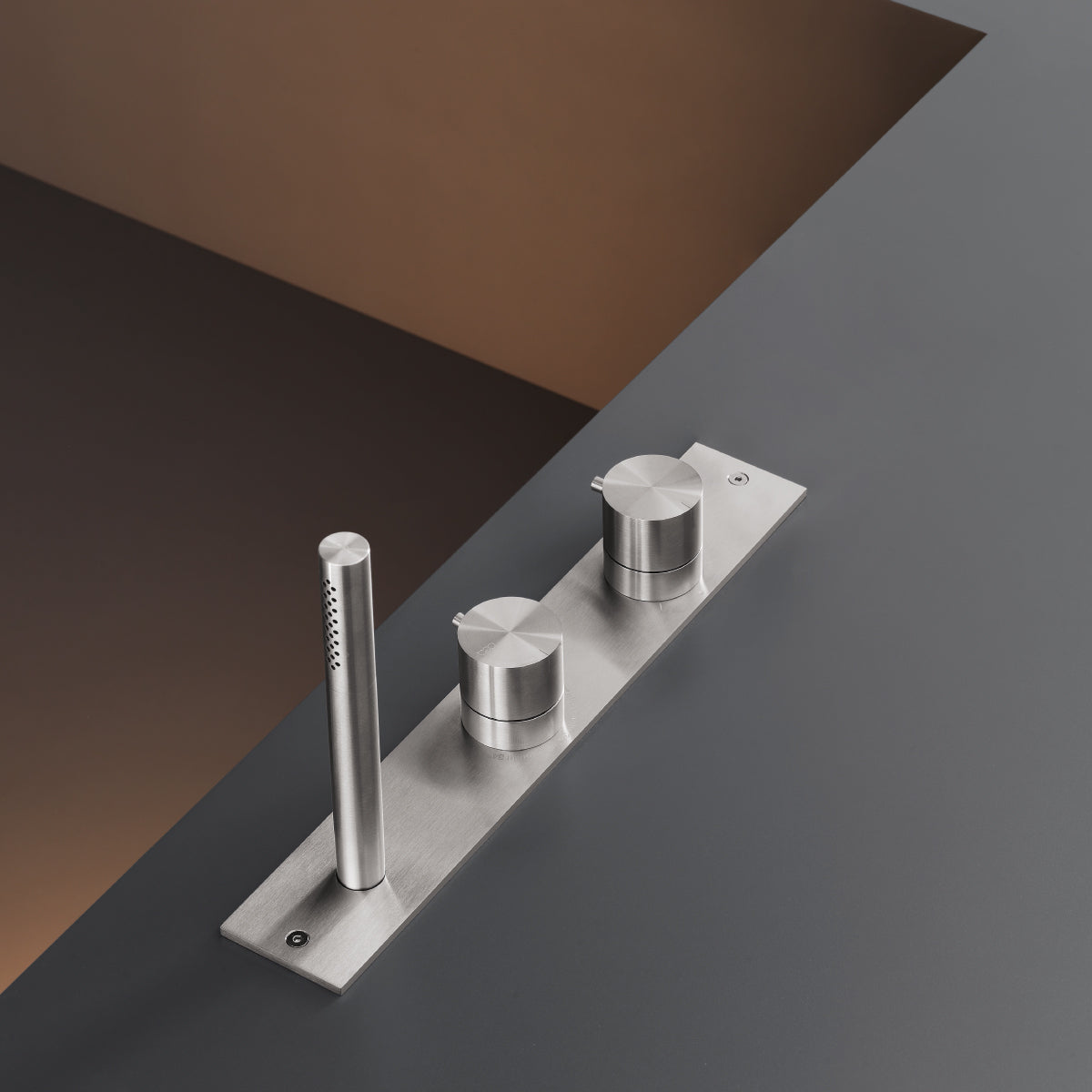 MIL 27 bathtub faucet