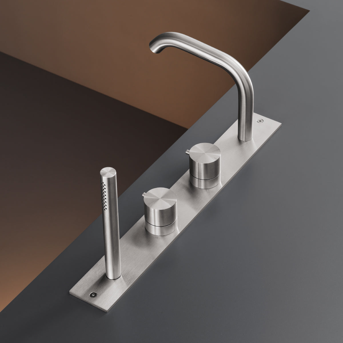MIL 28 bathtub faucet