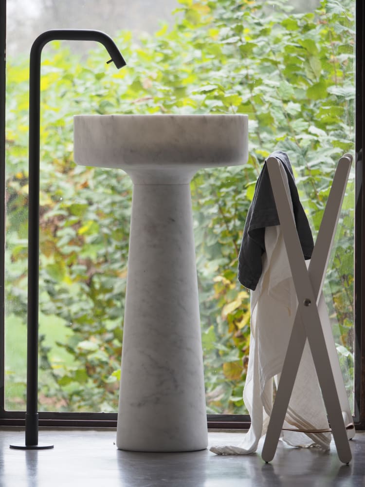 Bjhon 1 Marble Totem Washbasin