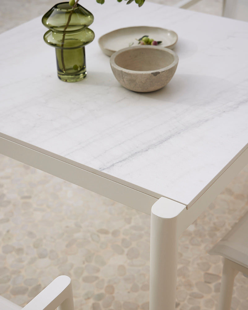 Mesa comedor cuadrada Origin