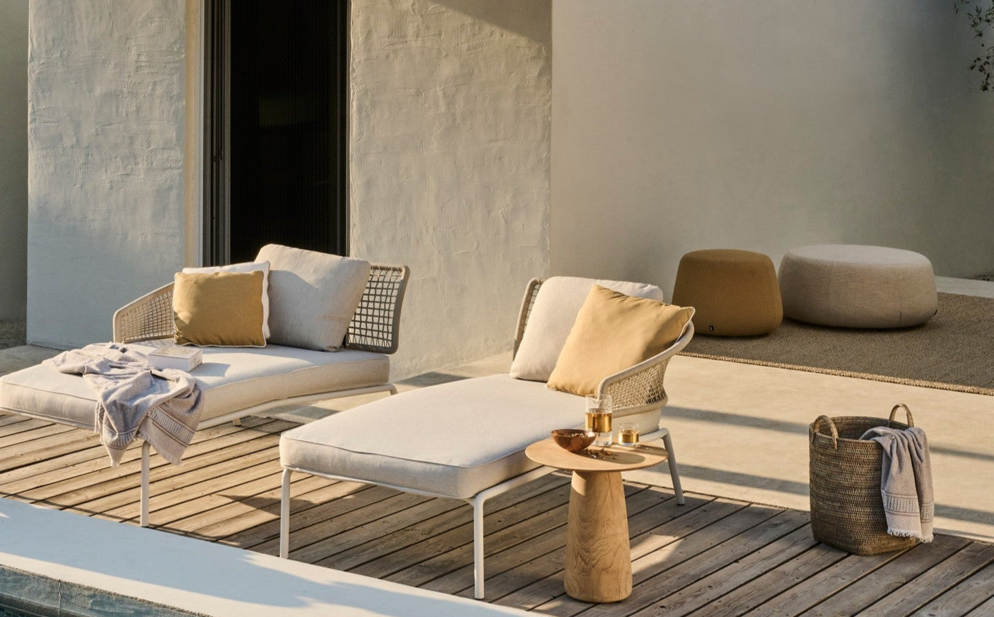 Tumbona de exterior CTR Meridienne con brazo a la izquierda