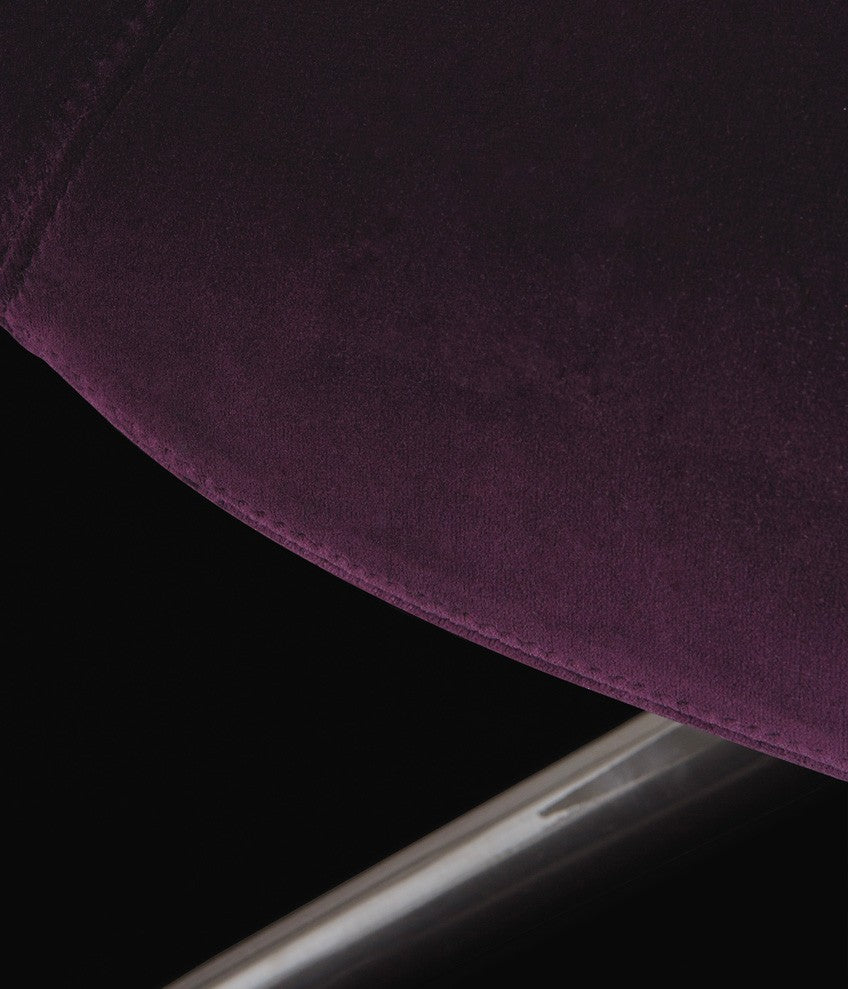 Mad Chair with swivel base