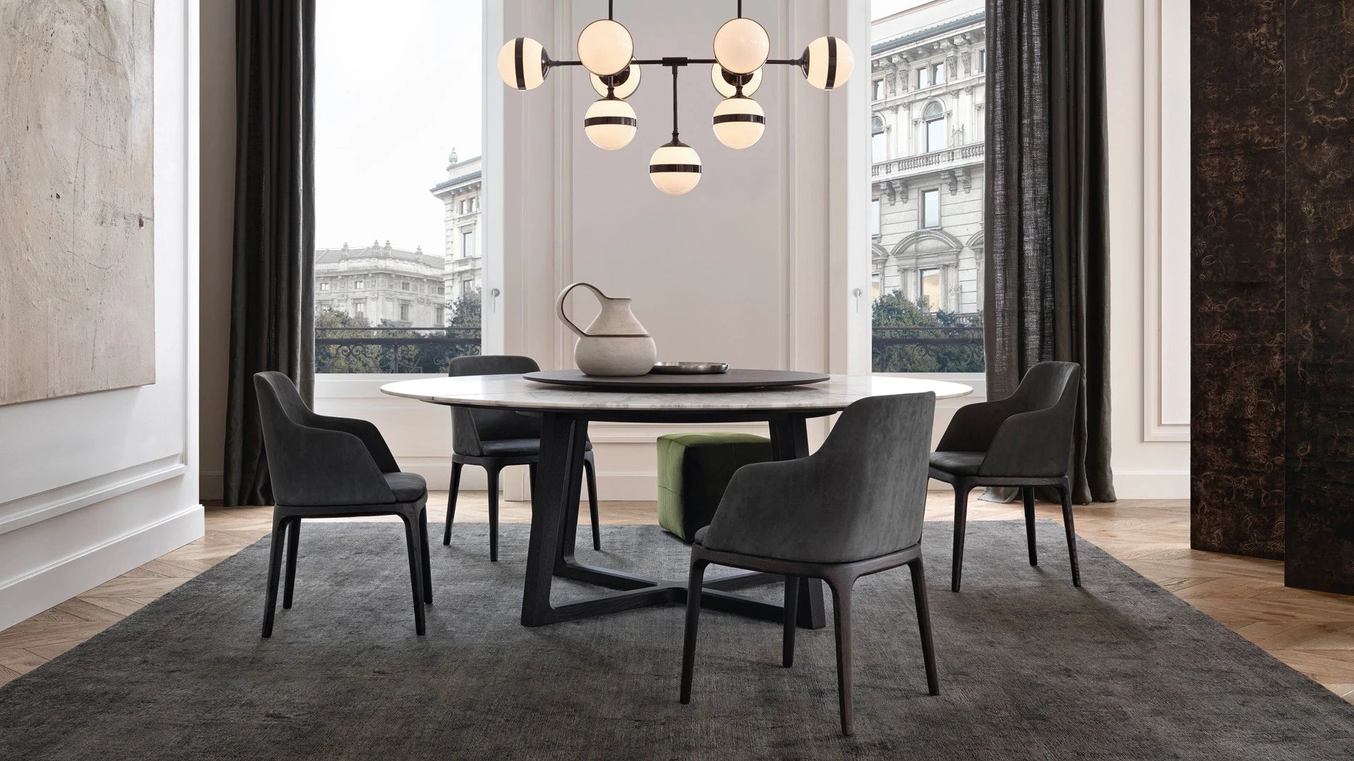 Concorde round dining table