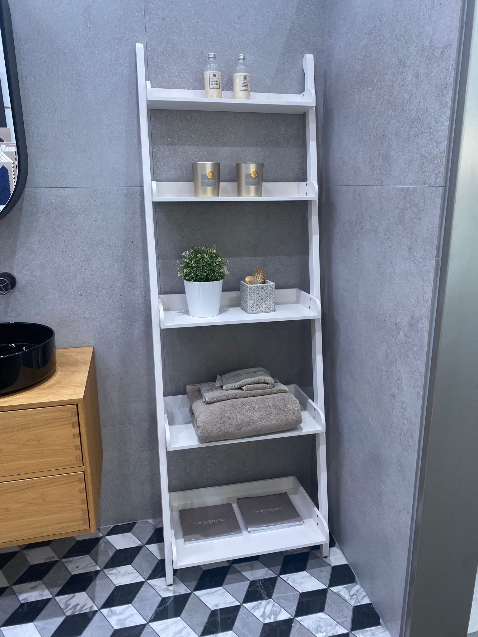 STAIR 'AGAPE' SHELF