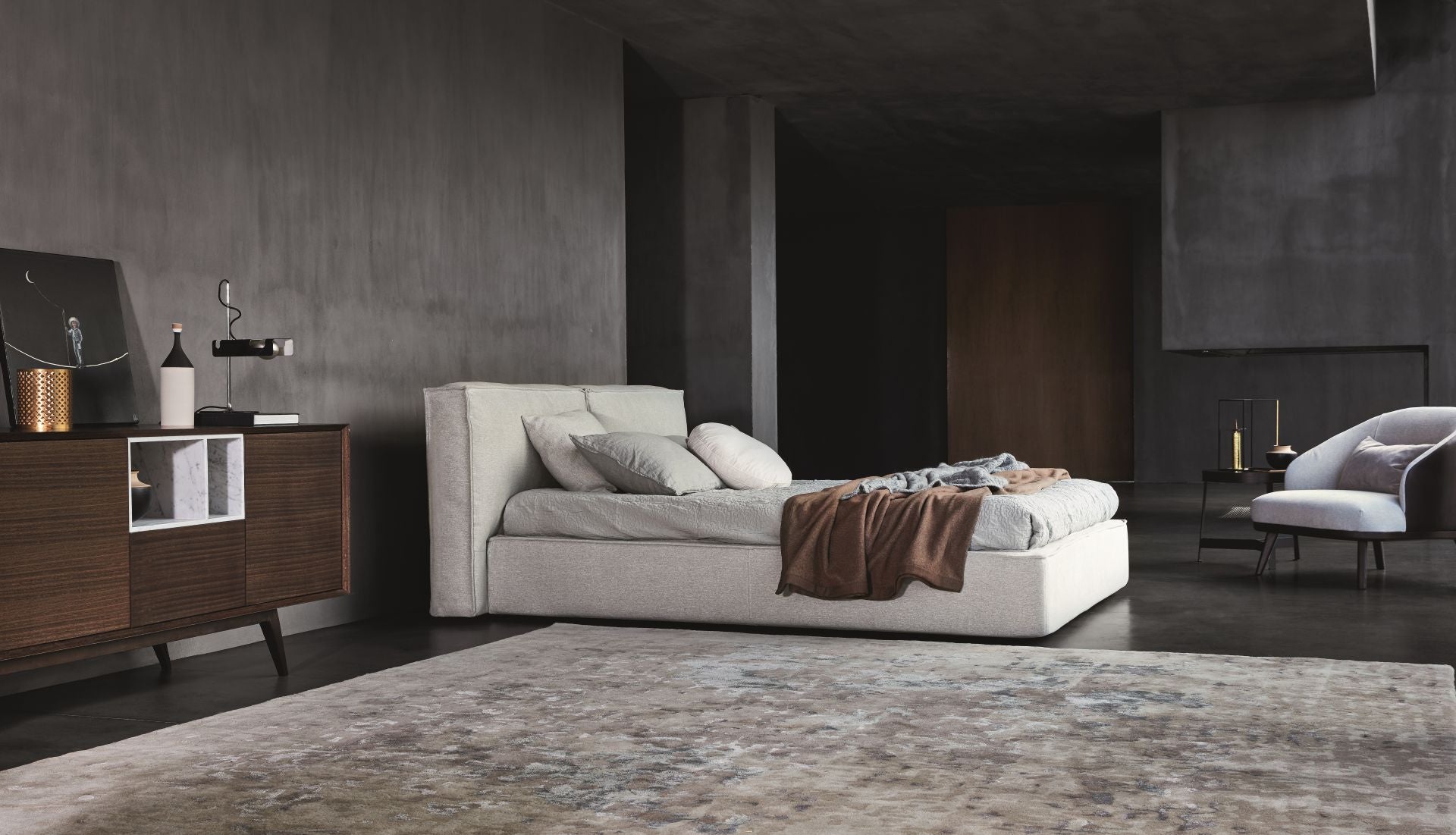 Flann 2.0 bed with Air base