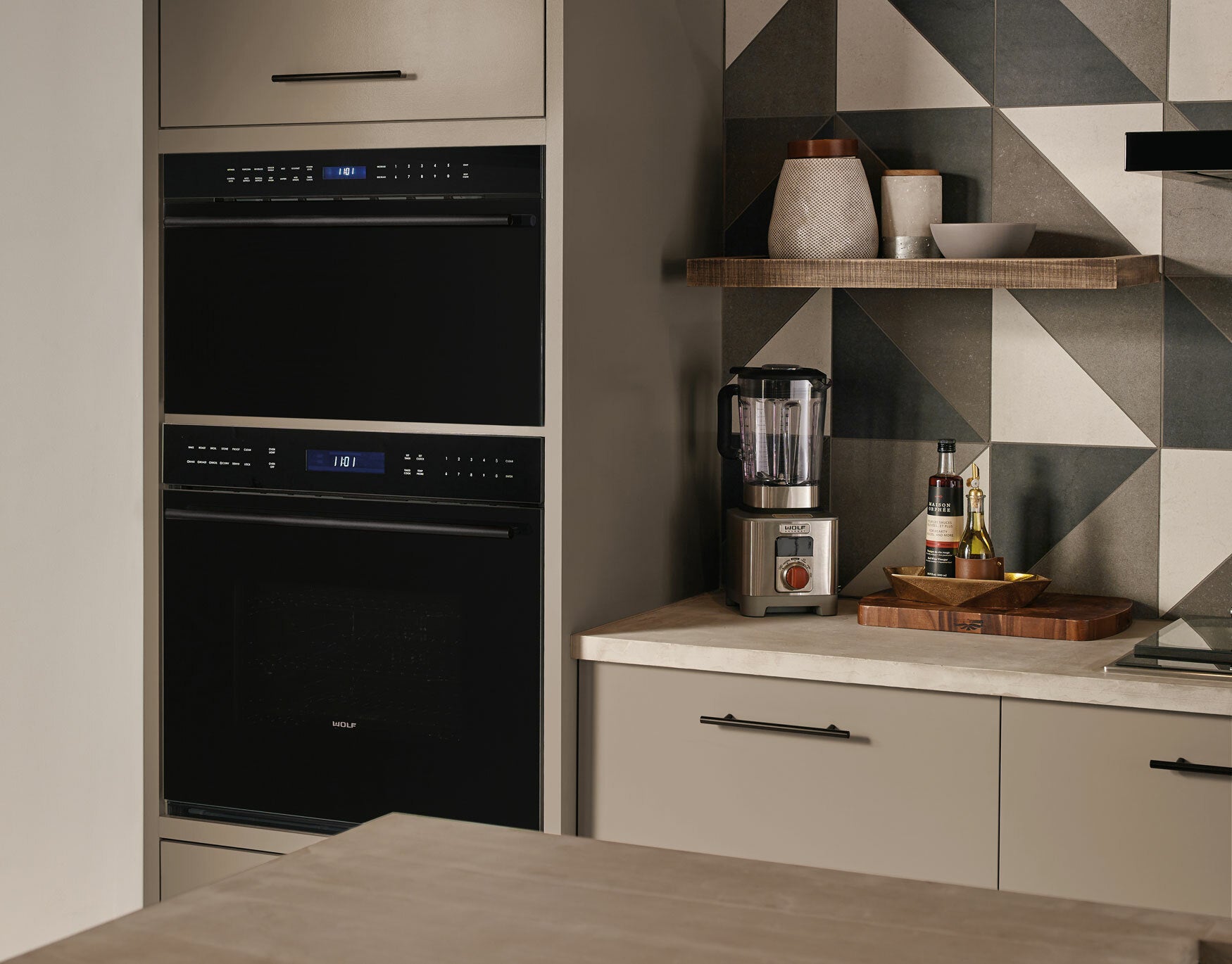 Contemporary Built-in Single Oven M Series Black Glass 762 mm