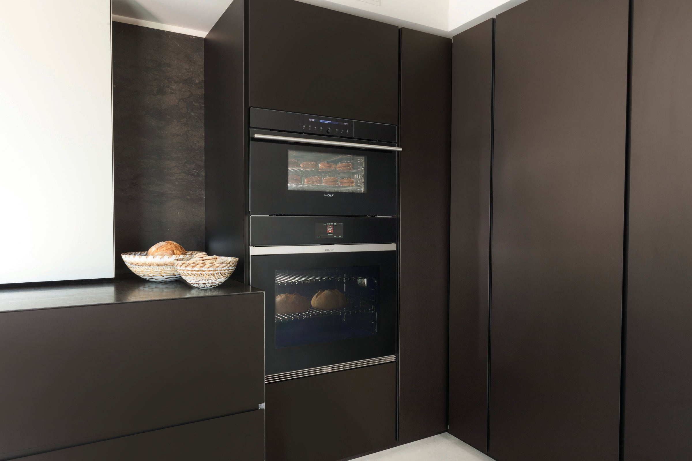 Contemporary Built-in Single Oven M Series Black Glass 762 mm