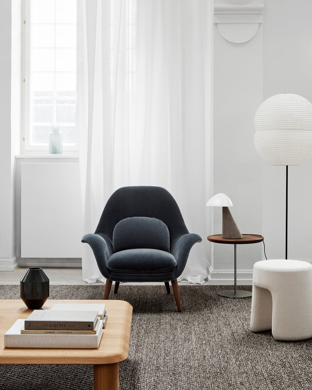 Sillón Swoon Lounge base de madera