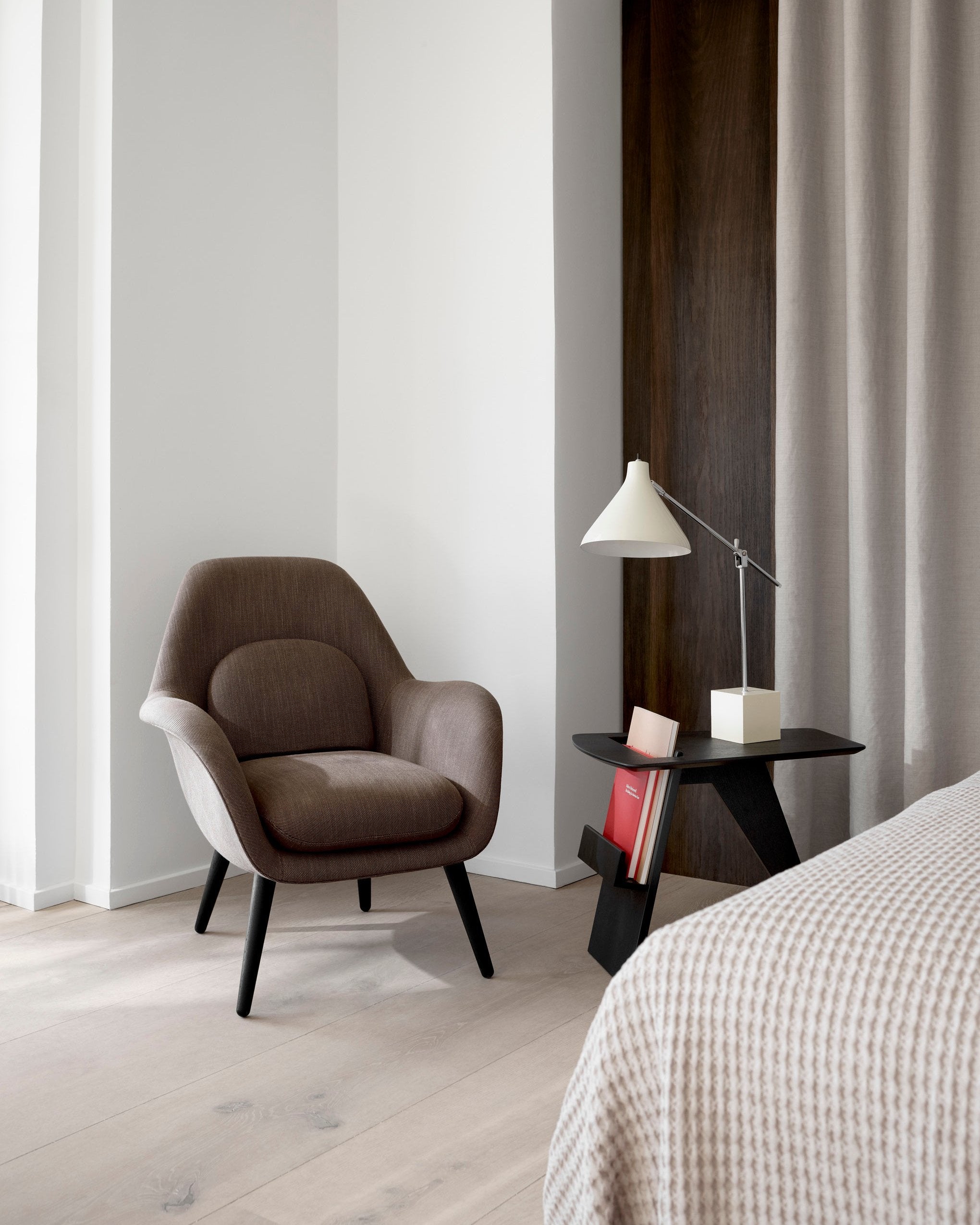 Mesa auxiliar Magazine