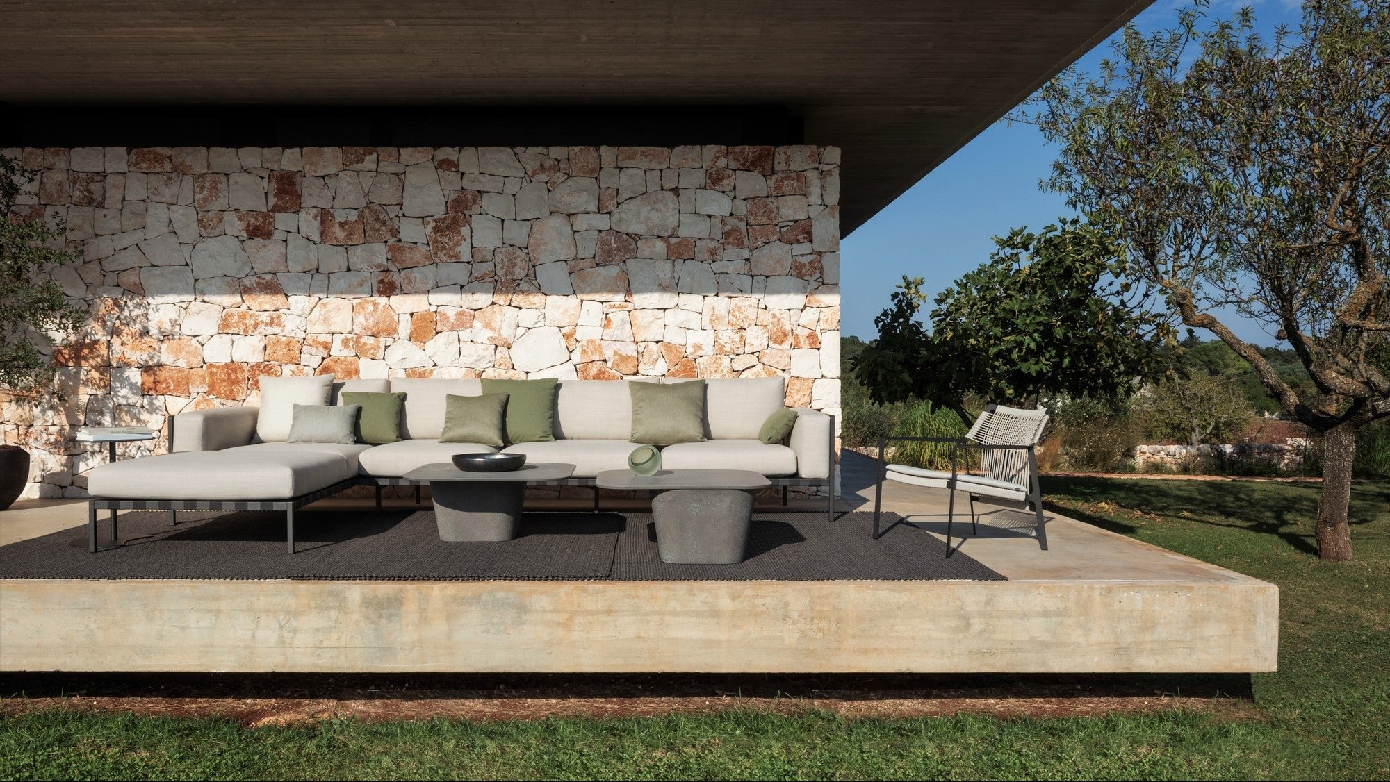 Nodi outdoor armchair
