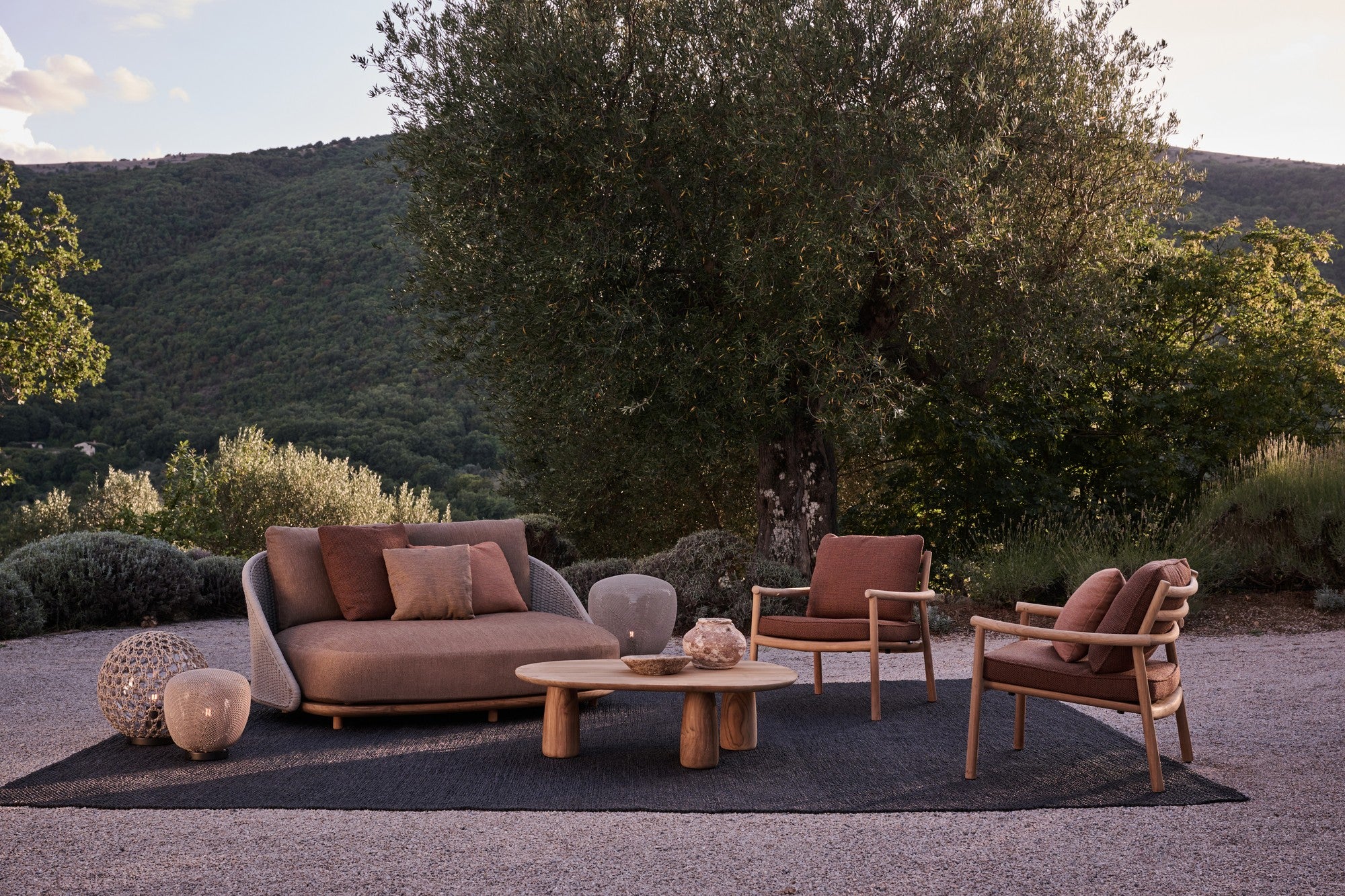 Elio 2-seater outdoor sofa