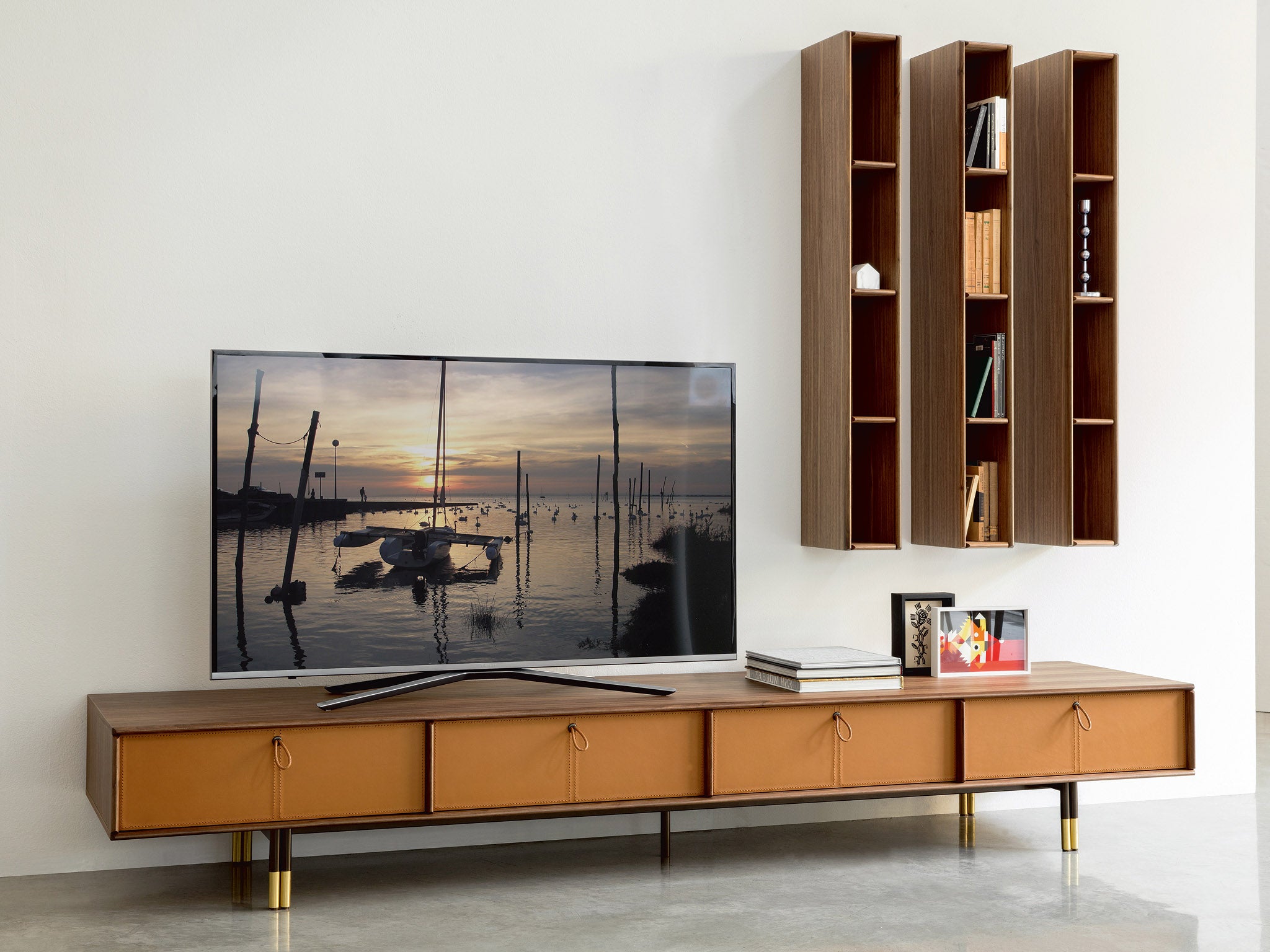 Bayus TV cabinet