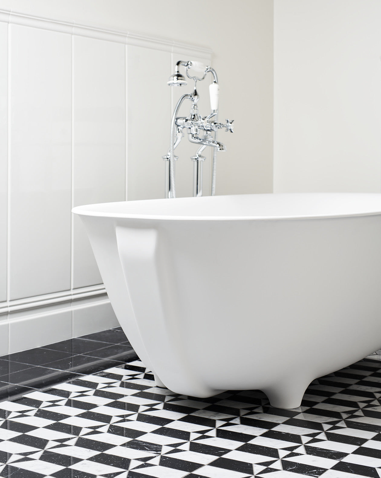 Bañera exenta Dove White Tec Plus con patas