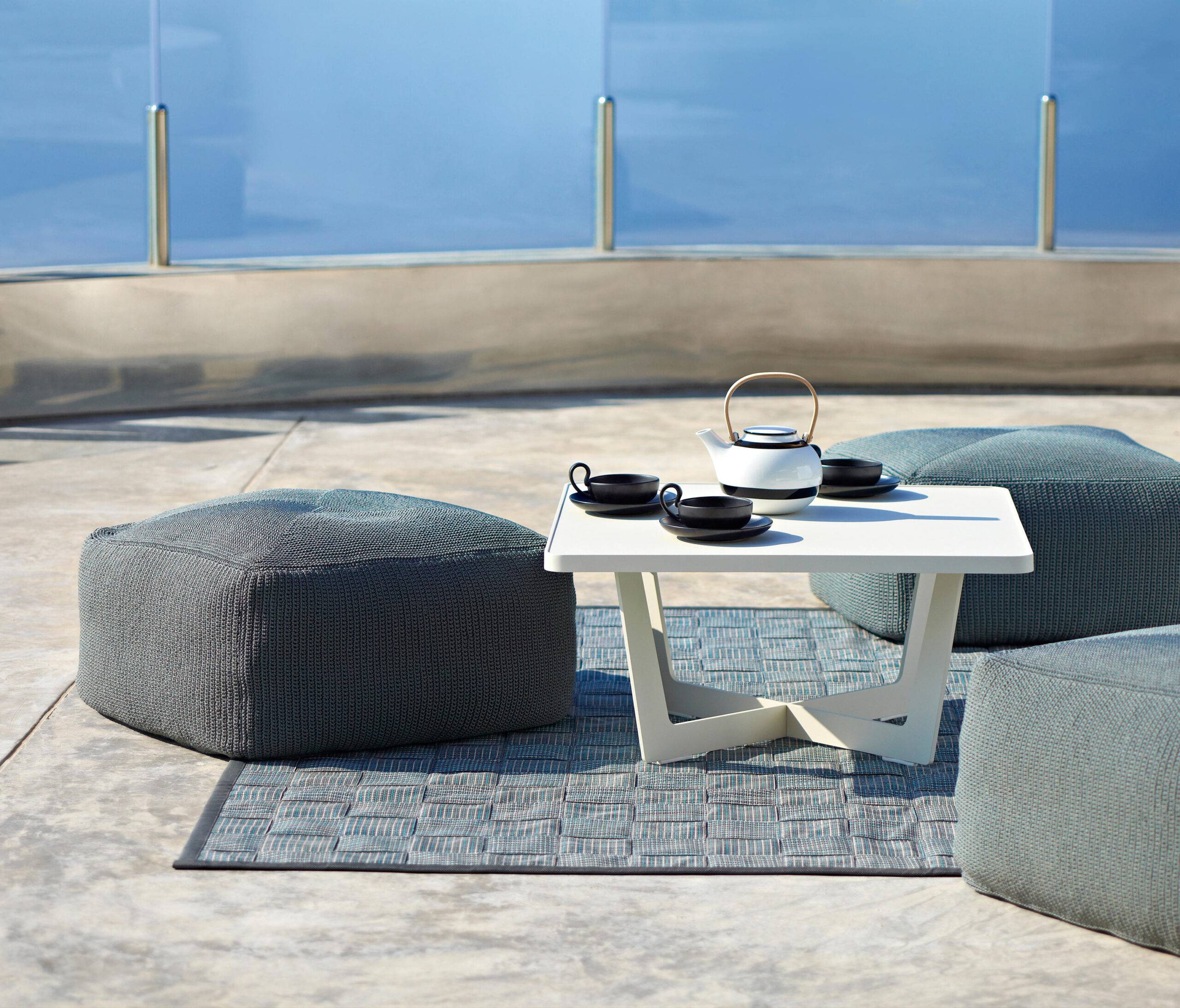 DIVINE FOOTSTOOL 55X55 Cane-line