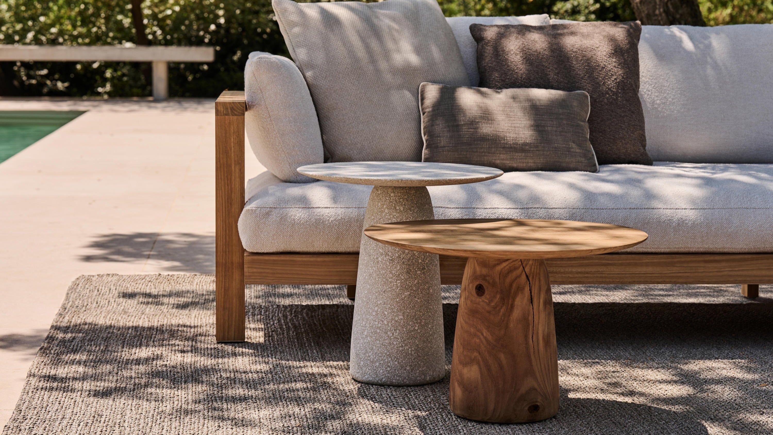 Dunes outdoor side table