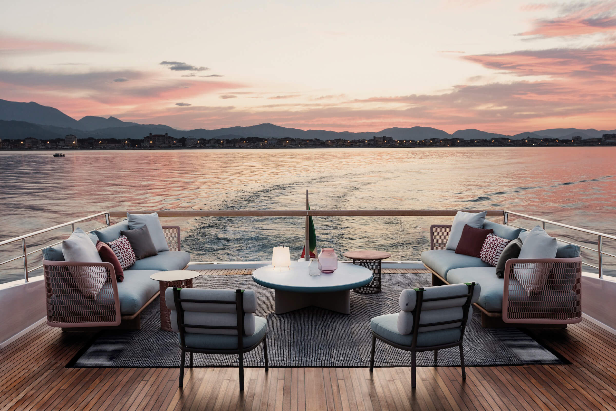 Mesh 3-seater sofa | 12C frame | T01 teak base