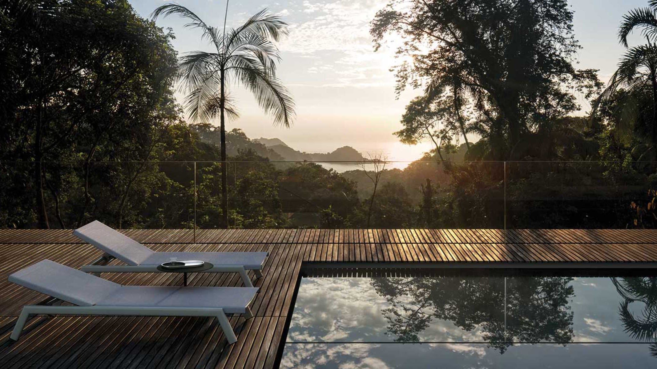 Molo Lounger with Wheels | Frame 01C | 547 Urchin Parallels